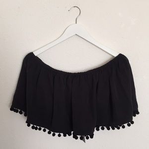 VETTA Capsule Black PomPom Top
